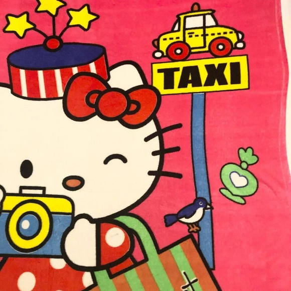 Hello Kitty Broadway Fleece Blanket 73 x 60 Inch Size - Picture 5 of 16